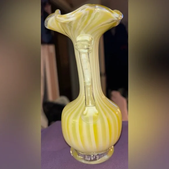 Vintage Murano Yellow Swirl Handle Glass Vase - Picture 4 of 7